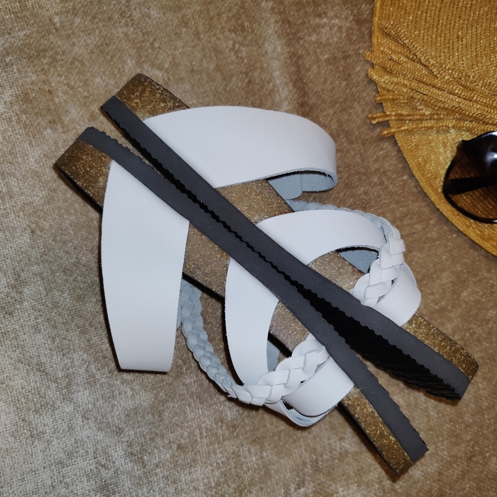New 🆕 White Mountain Hazy Footbed Sandals, White Leather, Size 7 M - Picture 3 of 12